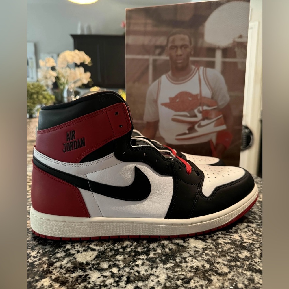 Nike Air Jordan Men's Black, White, and Red High-Tops